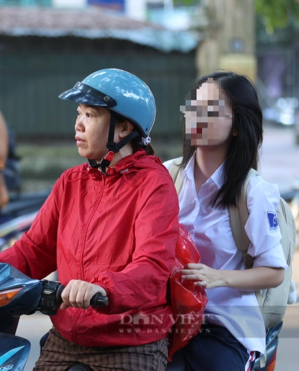 Chở người ngồi sau không đội mũ bảo hiểm bị phạt bao nhiêu?