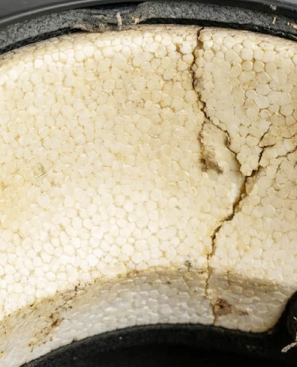 5 Dấu hiệu cảnh báo xốp nón bảo hiểm đang xuống cấp