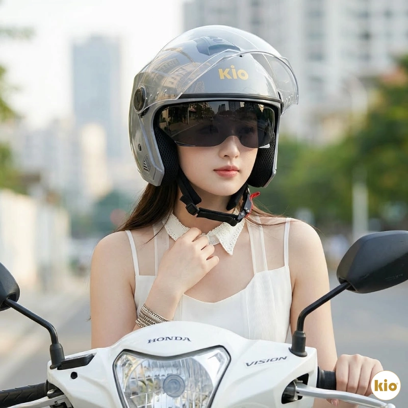 Mũ bảo hiểm 3/4 có kính cho nữ dễ thương KN11K