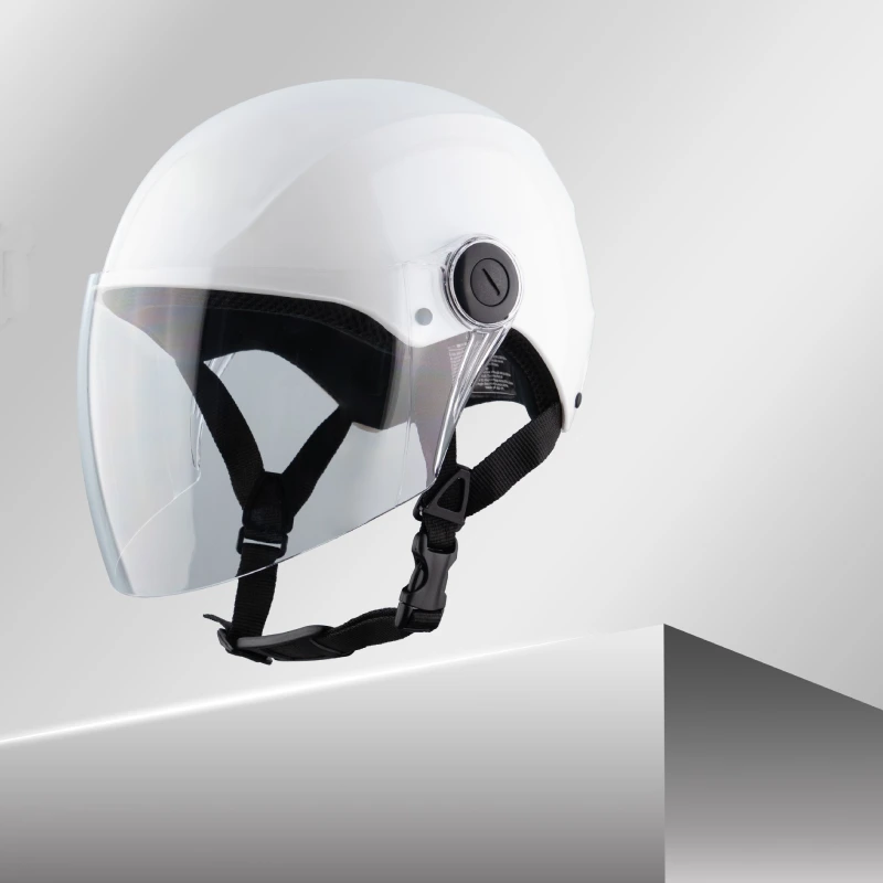 Vỏ mũ bảo hiểm KiO được làm từ nhựa ABS nguyên sinh